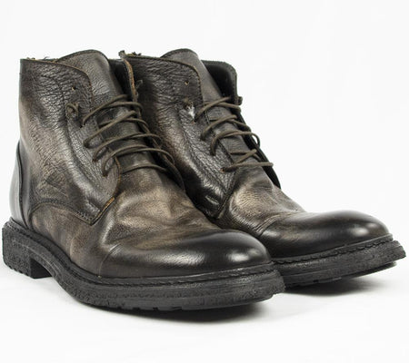 TR1025 ANKLE BOOTS IN WASHED CHESTNUT.