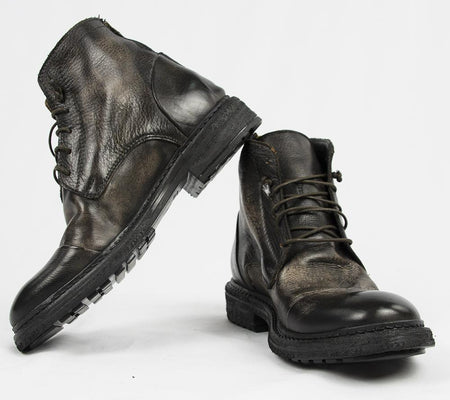 TR1025 ANKLE BOOTS IN WASHED CHESTNUT.