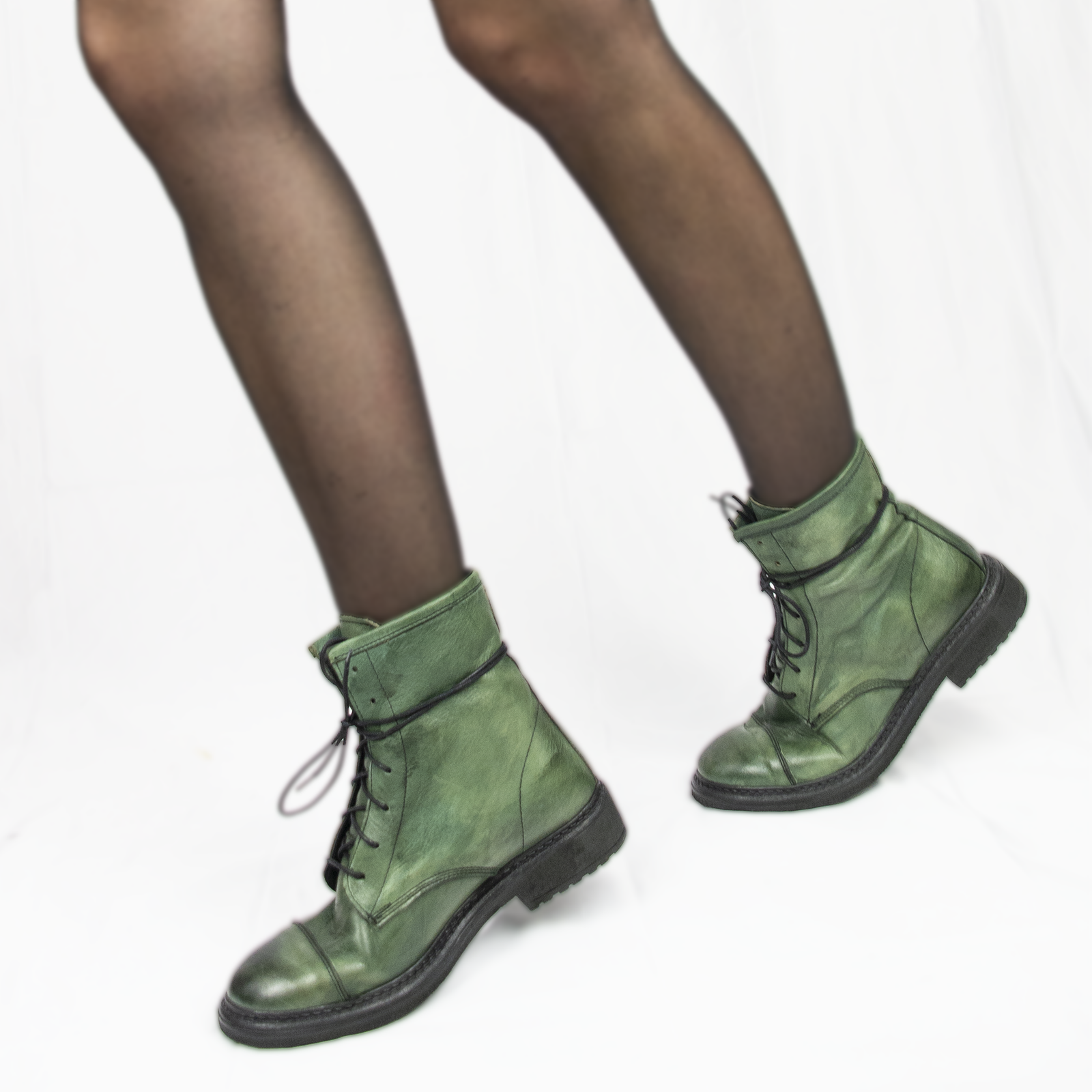TR1005 Low Boot in washed green.