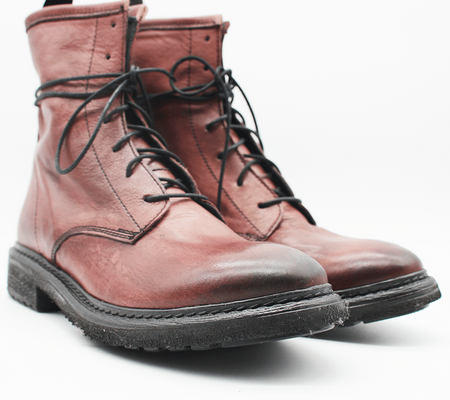 TR 1006 Low Boot in washed red.